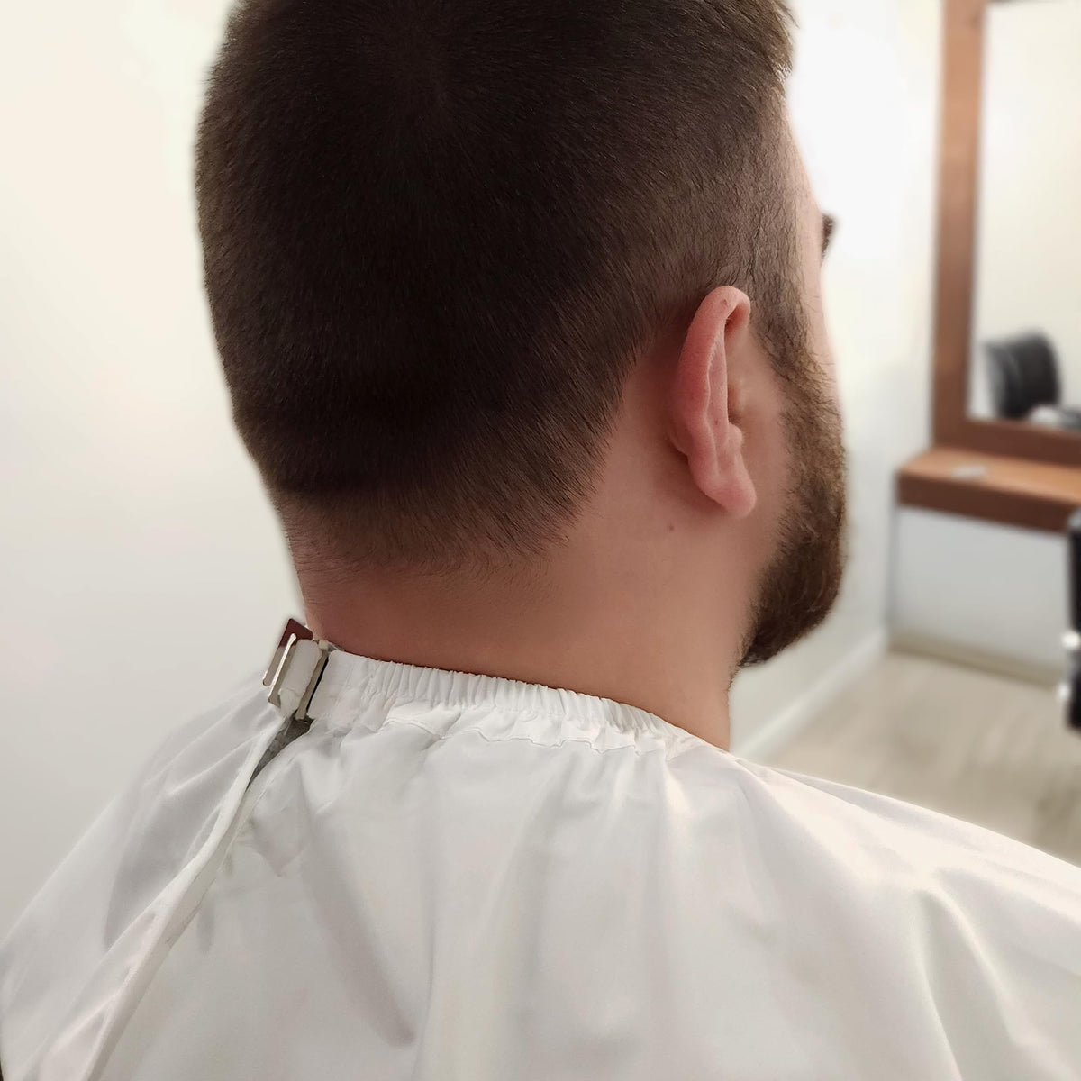 Stylecraft Kick Cover Barber Cape Water-Resistant Hair Cutting One Size
