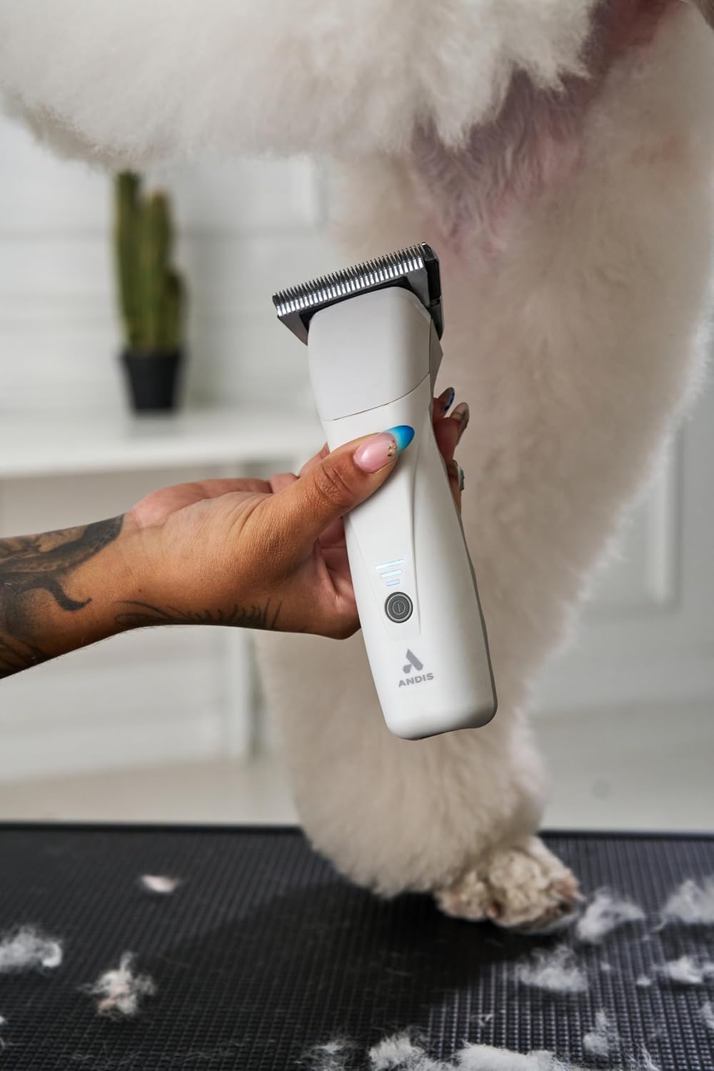 Andis 564042 Emerge Pro Cordless Detachable Blade Pet Hair Clipper, Brushless Motor, 4,500 SPM, Lightweight, Ergonomic, White