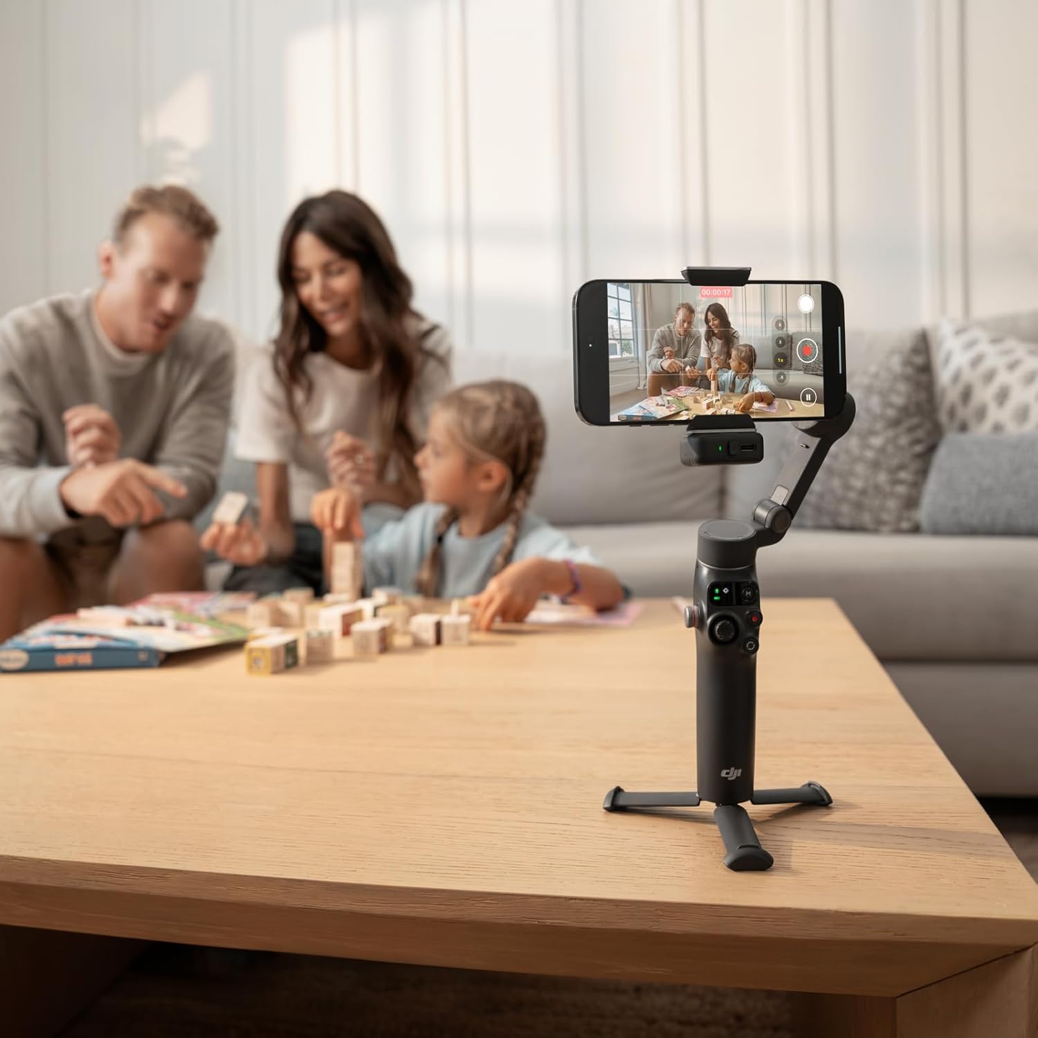 DJI Osmo Mobile 8 Advanced Tracking Combo